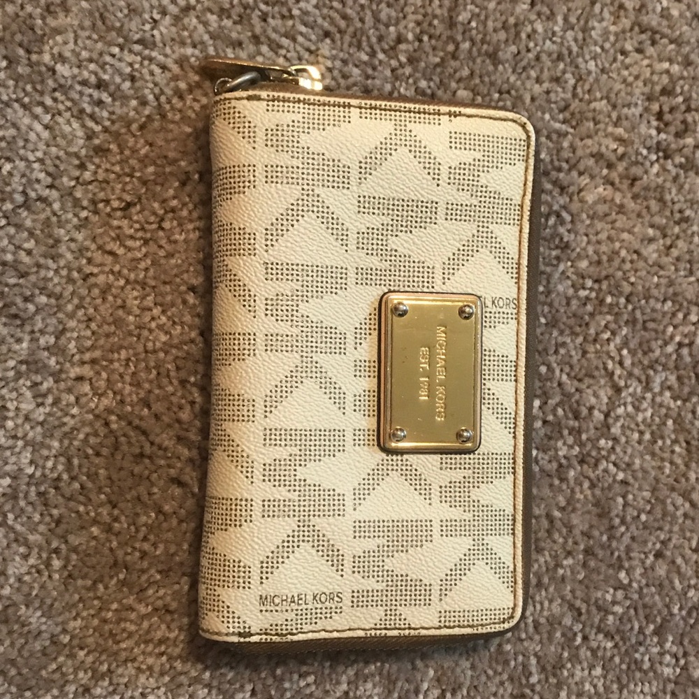 MIchael Kors wallet
